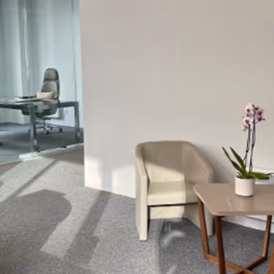 106 Finchley Road, London Image 2