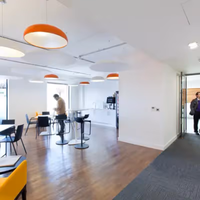 329 1 Building Doncastle Rd, Bracknell Image 3