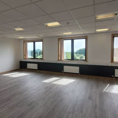 2a Byrehill Drive, Kilwinning Image 1