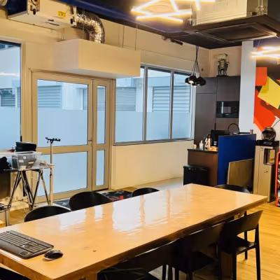 19 Rue Pierre Curie, Courbevoie Image 1