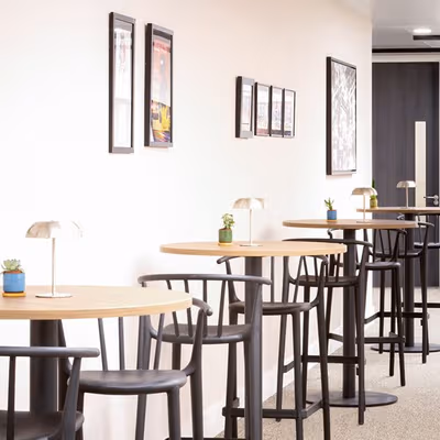 10 Whitechapel High St, London Image 3