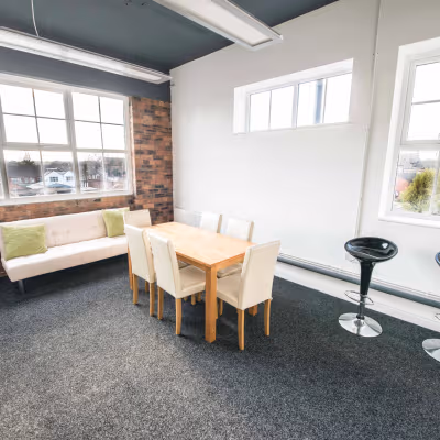 Gipsy Lane, West Midlands Image 12