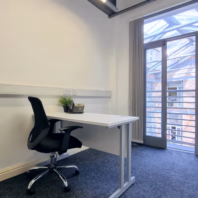 Gipsy Lane, West Midlands Image 9