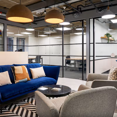 4 Crown Place, London Image 5