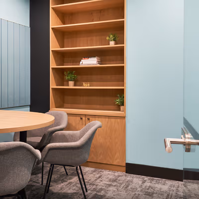 4 Crown Place, London Image 3