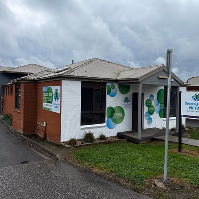 8 Whitehorse Road, Mount Clear Image 1
