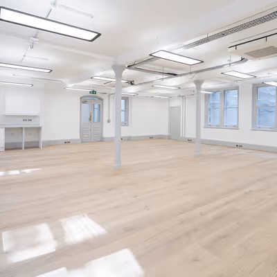 6 Lloyd's Avenue, Greater London Image 6