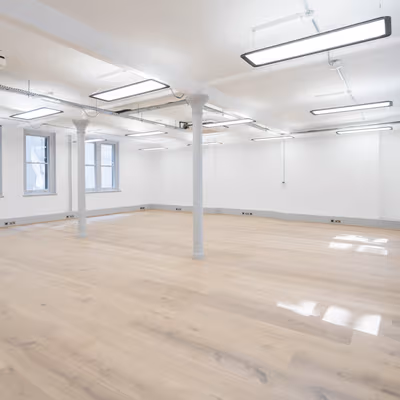 6 Lloyd's Avenue, Greater London Image 5