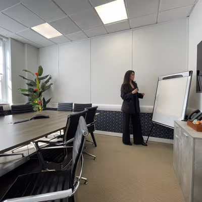 58-60 Kensington Church Street, London Image 1