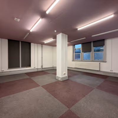 639 High Road, London Image 1