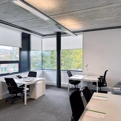 110 Butterfield, Great Marlings Image 1