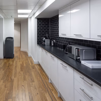 22A St James's Square, London Image 7