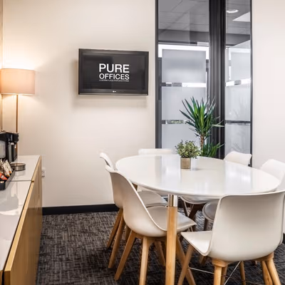 7 Smeaton Close, Aylesbury Image 3