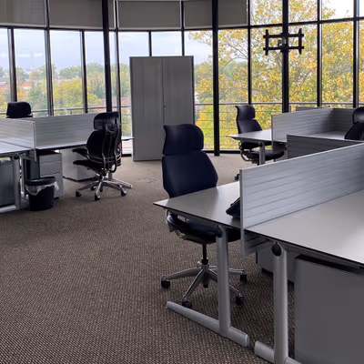 Bull Hill, Leatherhead Surrey Image 1