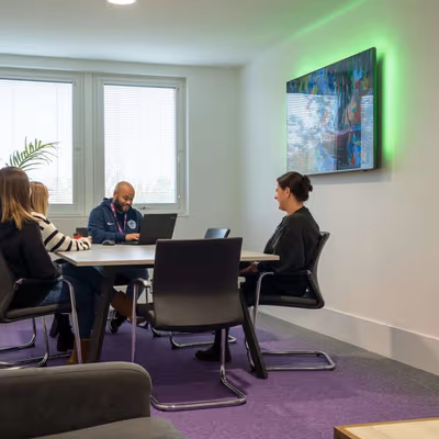 Capital Drive, Linford Wood Image 11