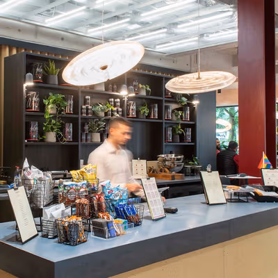 2 Whitechapel Road, Greater London Image 14