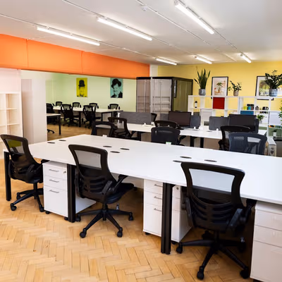 40 Bowling Green Lane, Greater London Image 1