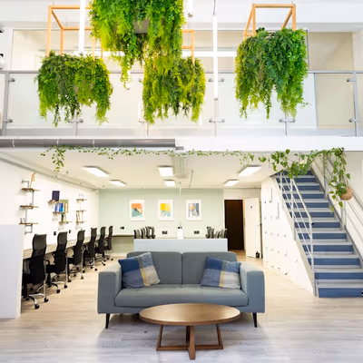 40 Bowling Green Lane, Greater London Image 2