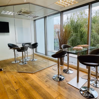 64-66 Wingate Square, London Image 4