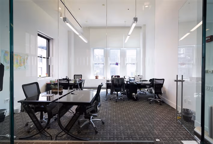 Death of the Fixed Desk: And the Future of Office Work