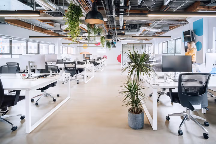 How Are UK Landlords Adapting to Flexible Office Spaces?