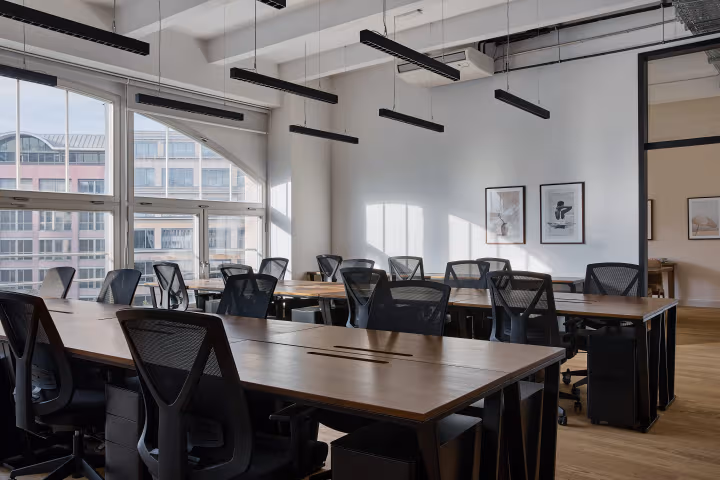 Private Office vs Coworking Membership: Which One Suits Your Business Best?