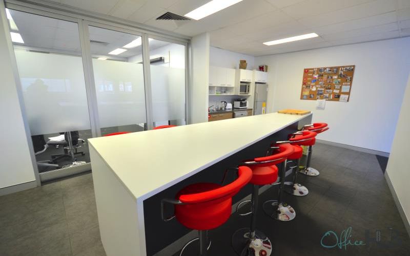 2 Mayneview Street, Milton Image 1