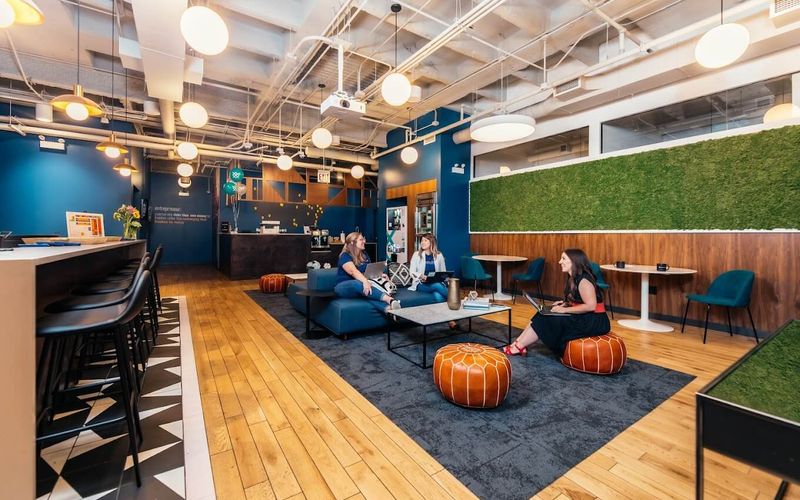 100 S State St, Chicago Image 2