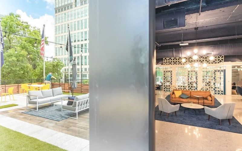 1122 Lady St, Columbia Image 2