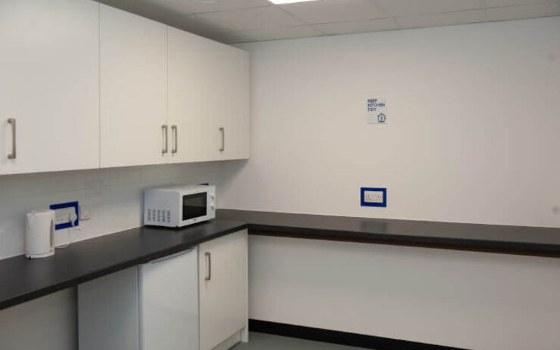 893 Great West Road, Isleworth Image 3