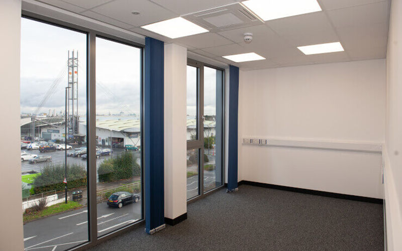 893 Great West Road, Isleworth Image 1