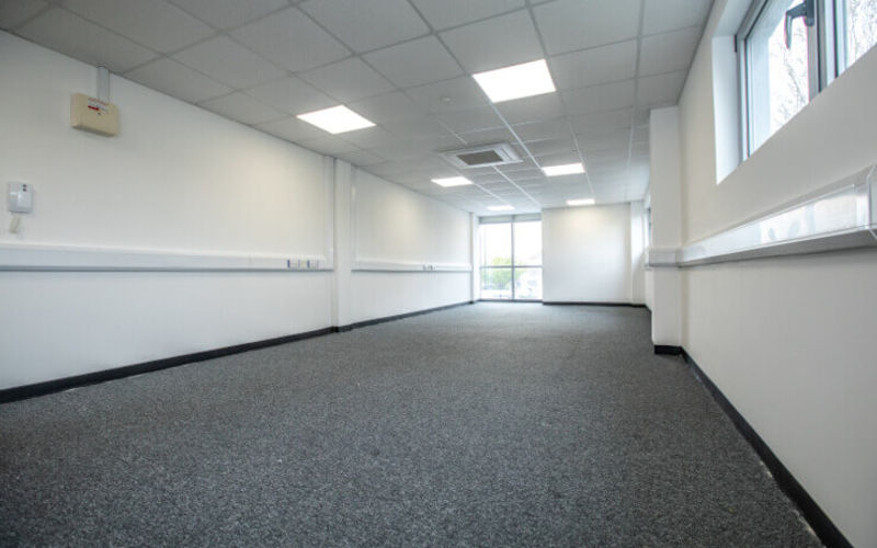 92 Oldfields Road Oldfields Trading Estate, Sutton Image 1