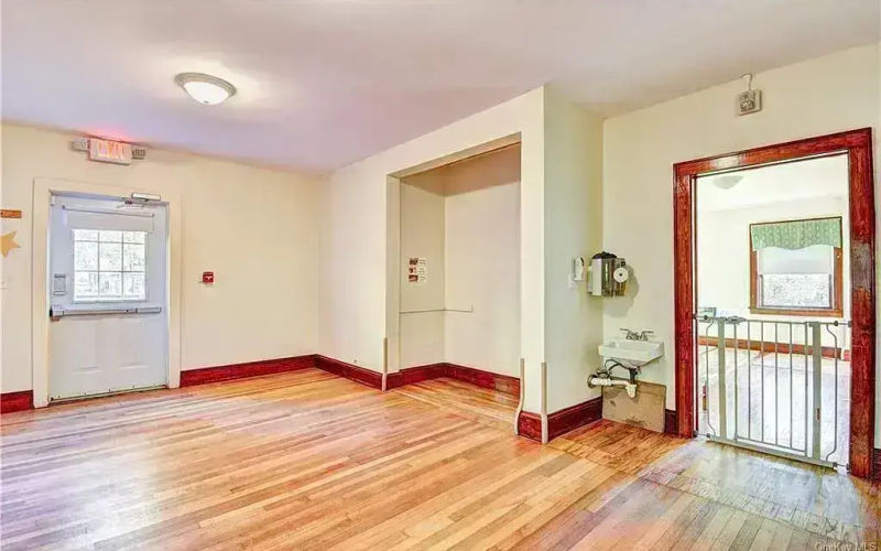 2493 New York 52, Hopewell Junction Image 2