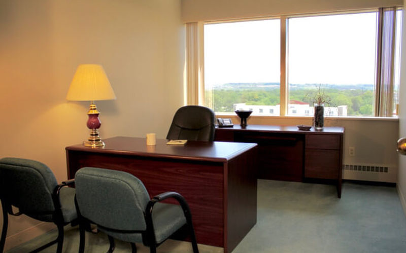 5005 Rockside Road, Cleveland Image 2