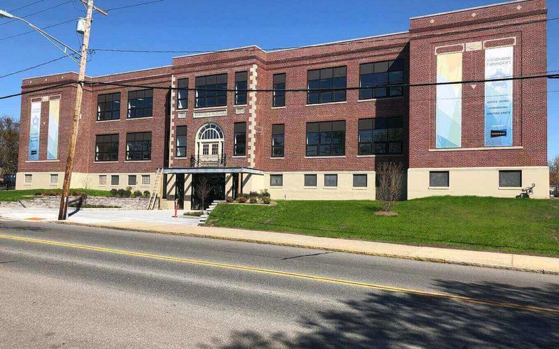 513 Broadway, Newport Image 8