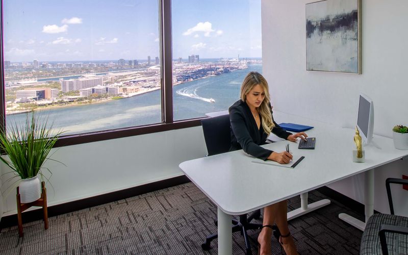 2 S Biscayne Blvd, Miami Image 4