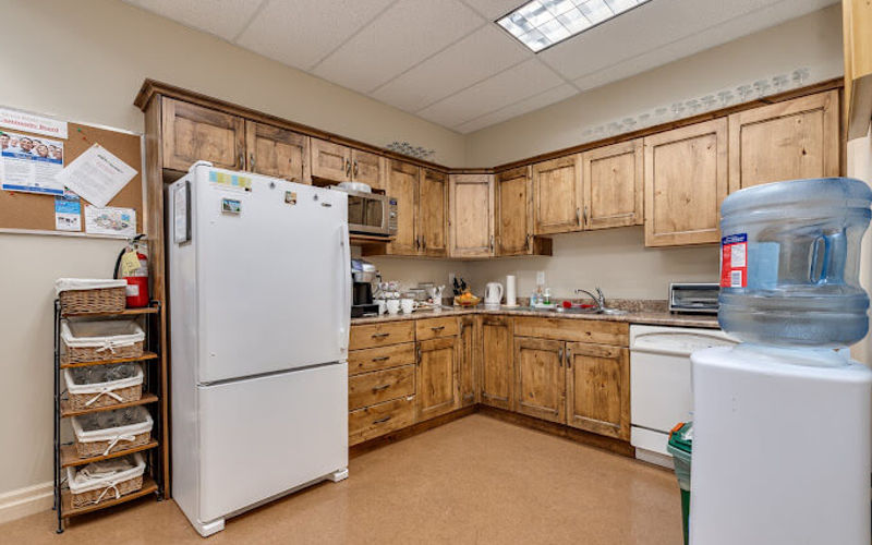 1688 152 St, Surrey Image 4