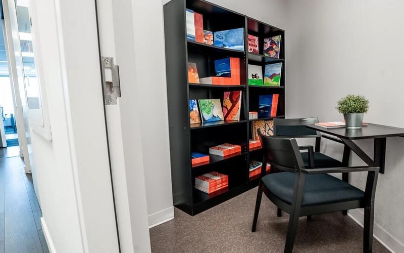 1 Adelaide St E, Toronto Image 2