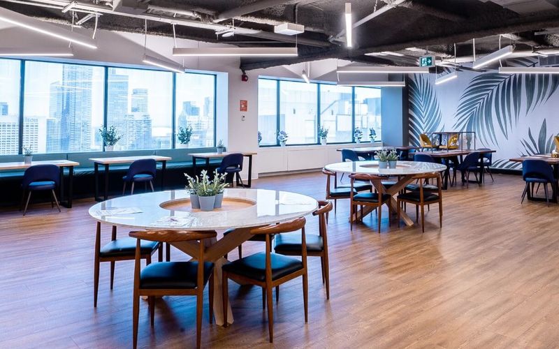 180 Dundas St W, Toronto Image 8