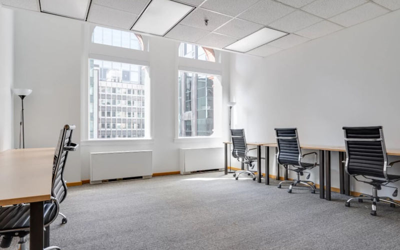 20 Richmond St E, Toronto Image 3