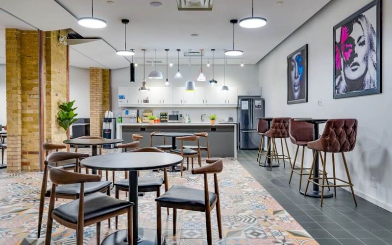 20 Richmond St E, Toronto Image 4