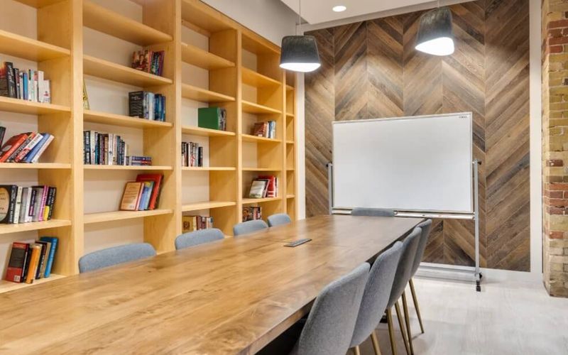 20 Richmond St E, Toronto Image 2