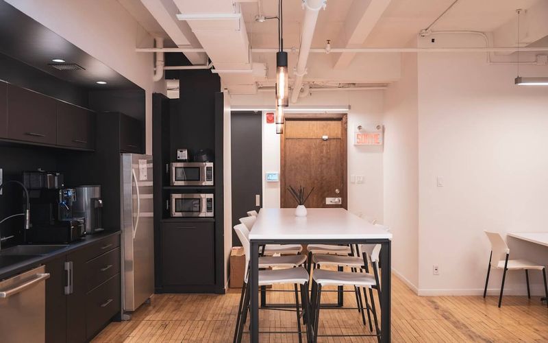 407 Mcgill St, Montreal Image 1