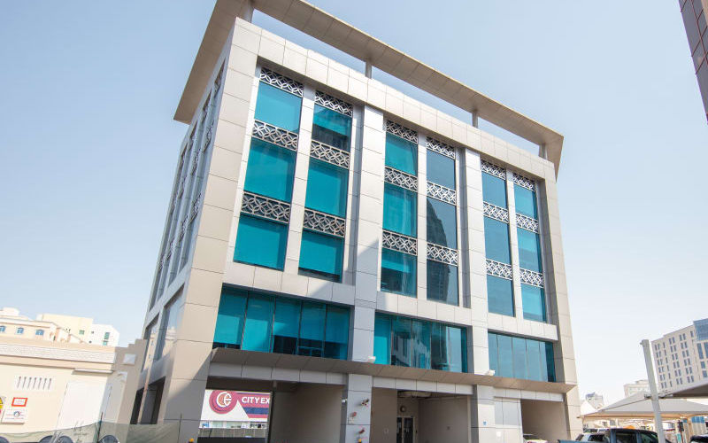 Bank Street Swords Signal, Doha Image 7