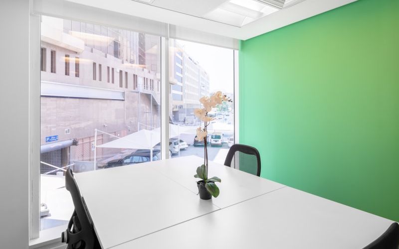 Bank Street Swords Signal, Doha Image 4