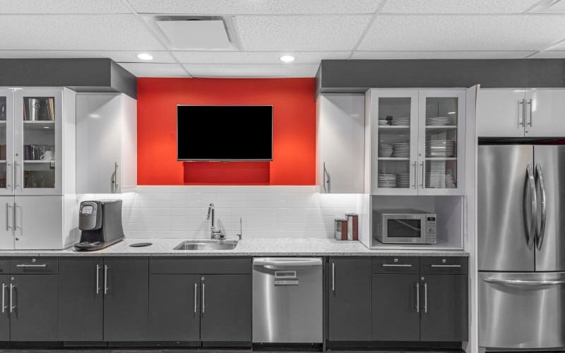 10665 Jasper Avenue, Edmonton Image 7