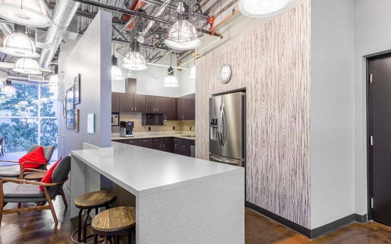 15300 Croydon Drive, Surrey Image 4