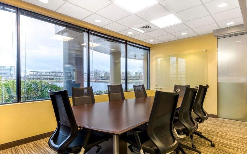 301 Edgewater Place, Wakefield Image 4