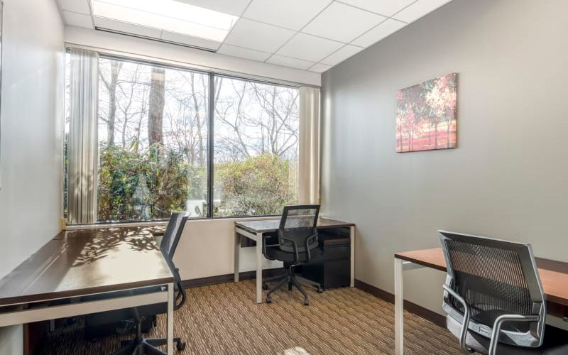 301 Edgewater Place, Wakefield Image 3