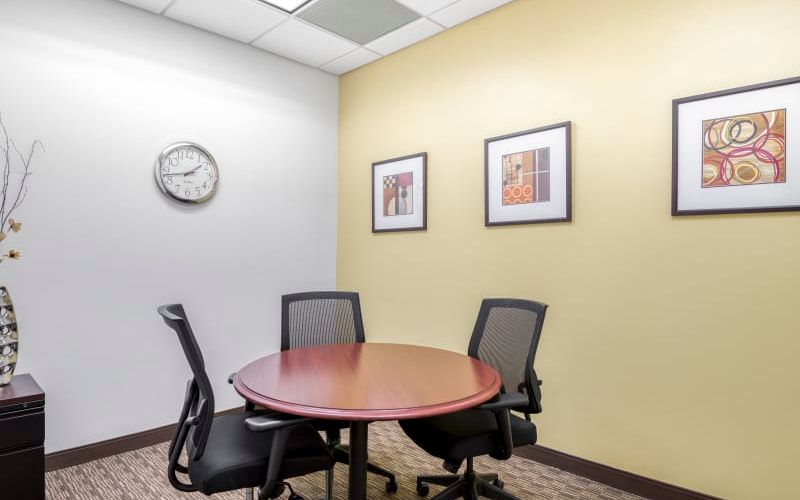 301 Edgewater Place, Wakefield Image 5